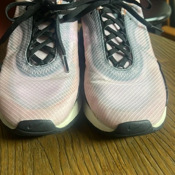 Nike Air Max 2090 pink and black. Used but Great condition! - Picture 3 of 16